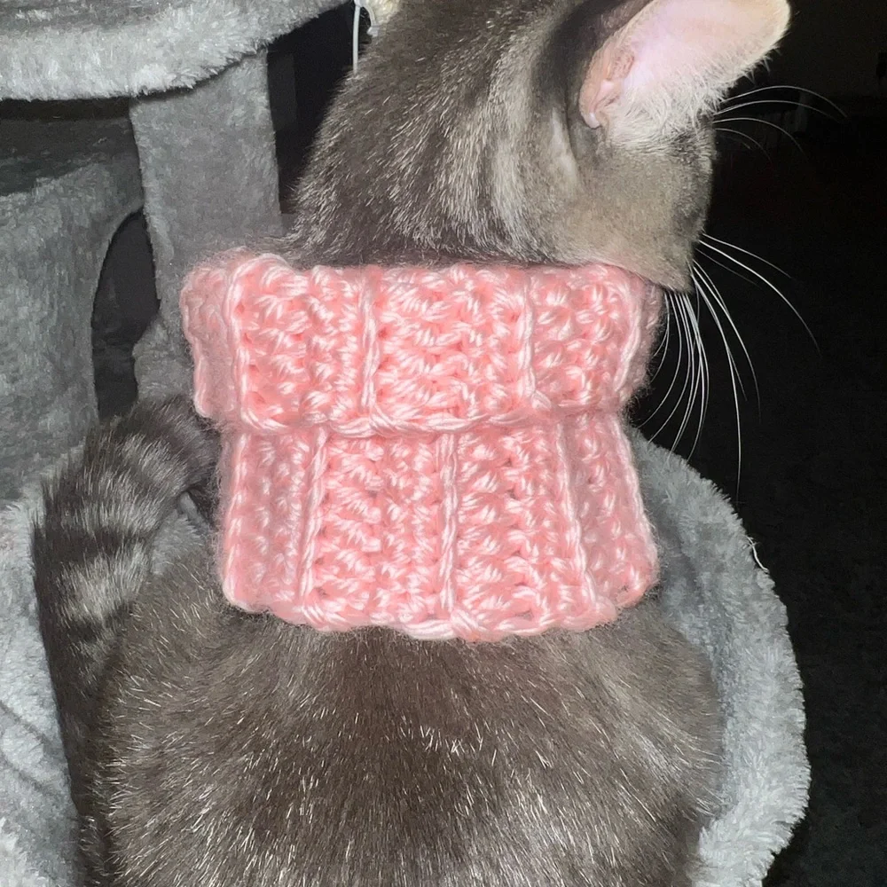 Homemade crochet cat neck warmer very Comy yarn